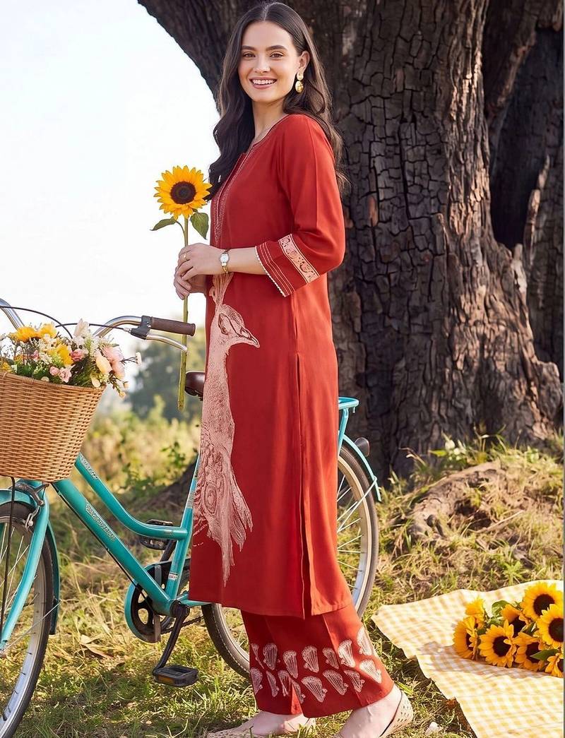 women ethnic motifs printed regular kurta with trousers