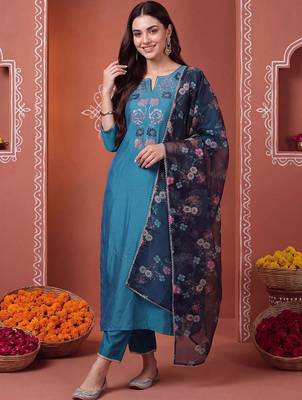 women floral embroidered regular sequinned kurta with trousers & with dupatta 1