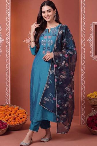 women floral embroidered regular sequinned kurta with trousers & with dupatta