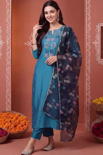 women floral embroidered regular sequinned kurta with trousers & with dupatta
