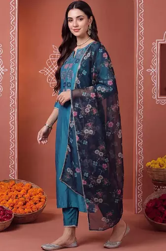 women floral embroidered regular sequinned kurta with trousers & with dupatta