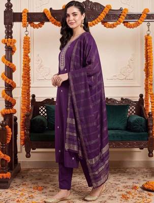 women ethnic motifs embroidered regular thread work kurta with trousers & with dupatta 3