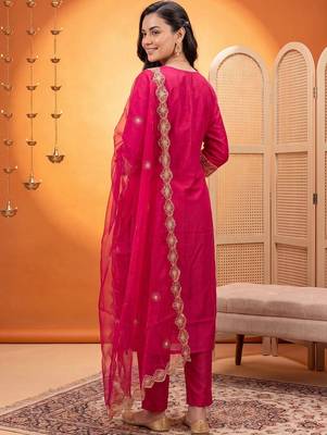 women ethnic motifs embroidered regular thread work kurta with trousers & with dupatta 3