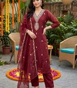 women ethnic motifs embroidered regular kurta with trousers & with dupatta
