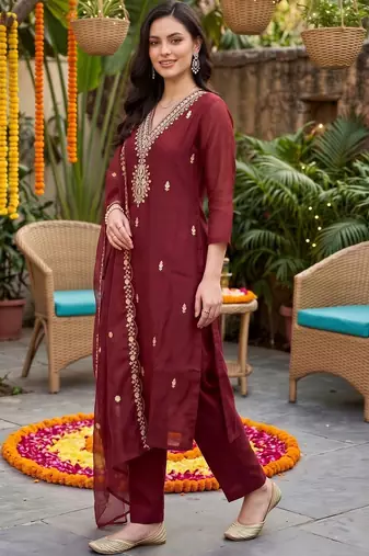 women ethnic motifs embroidered regular kurta with trousers & with dupatta