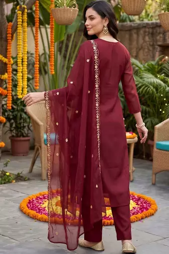 women ethnic motifs embroidered regular kurta with trousers & with dupatta