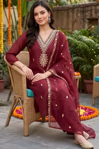 women ethnic motifs embroidered regular kurta with trousers & with dupatta