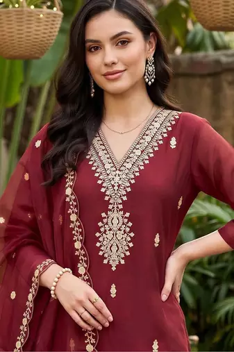 women ethnic motifs embroidered regular kurta with trousers & with dupatta