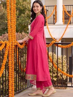 women ethnic motifs embroidered empire thread work kurta with trousers & with dupatta 4