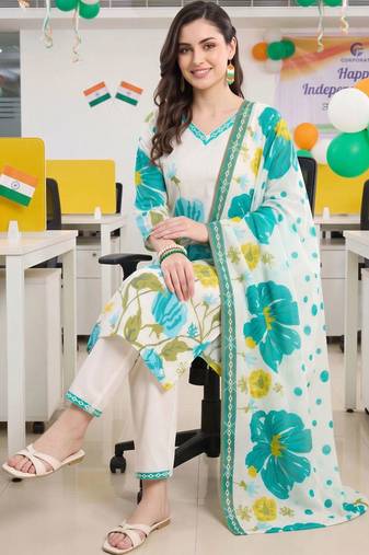 women floral printed regular cotton kurta with trousers & with dupatta