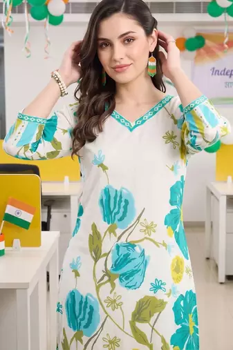 women floral printed regular cotton kurta with trousers & with dupatta