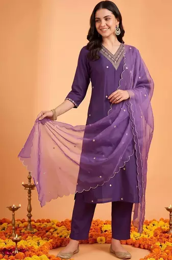women ethnic motifs embroidered regular kurta with trousers & with dupatta