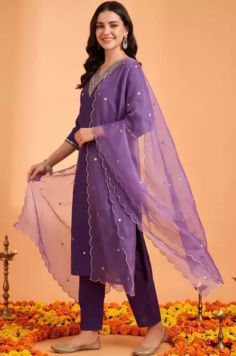 women ethnic motifs embroidered regular kurta with trousers & with dupatta