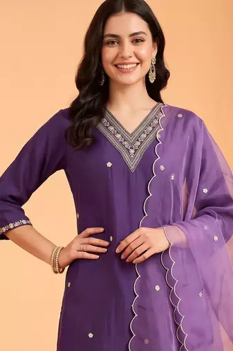 women ethnic motifs embroidered regular kurta with trousers & with dupatta