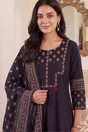 women ethnic motifs embroidered regular thread work cotton kurta with trousers & with dupatta