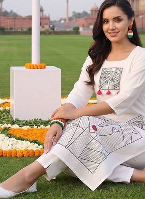 women printed regular cotton kurta with trousers 2