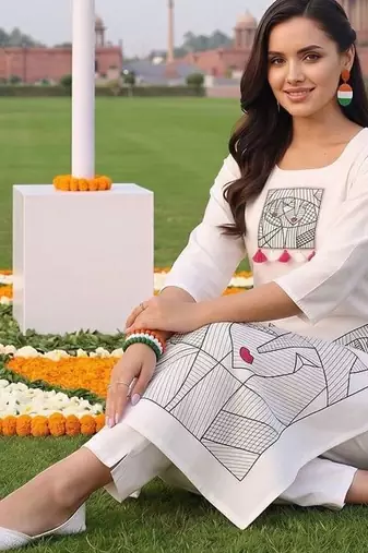 women printed regular cotton kurta with trousers