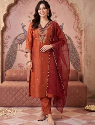 women ethnic motifs embroidered regular thread work kurta with trousers & with dupatta 1