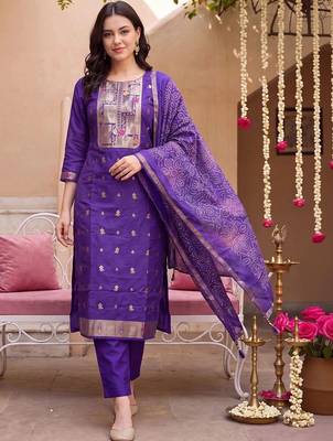 women ethnic motifs regular kurta with trousers & with dupatta 2