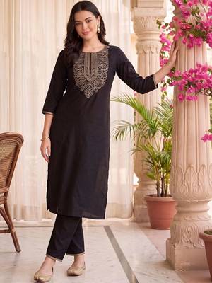 women ethnic motifs embroidered regular cotton kurta with trousers 1