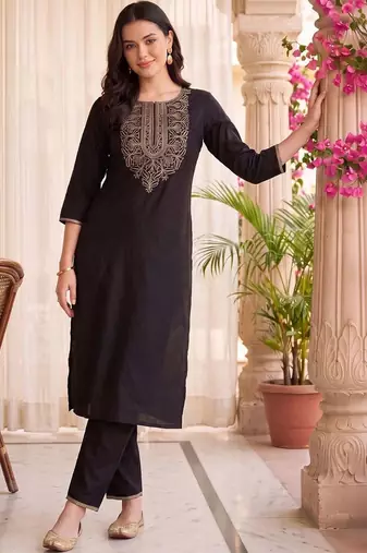 women ethnic motifs embroidered regular cotton kurta with trousers