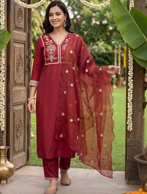 women ethnic motifs embroidered regular thread work kurta with trousers & with dupatta 1