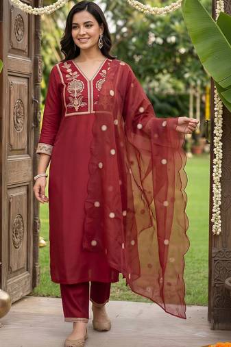 women ethnic motifs embroidered regular thread work kurta with trousers & with dupatta