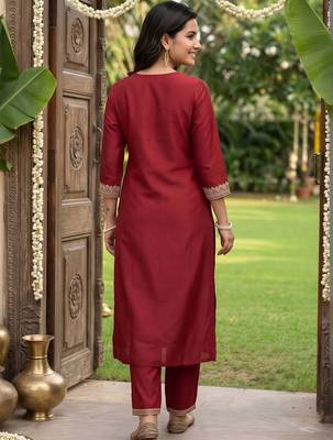women ethnic motifs embroidered regular thread work kurta with trousers & with dupatta 3