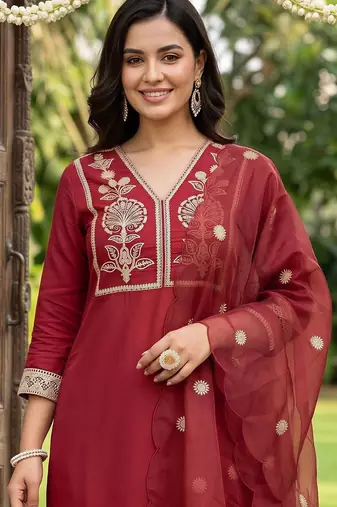 women ethnic motifs embroidered regular thread work kurta with trousers & with dupatta