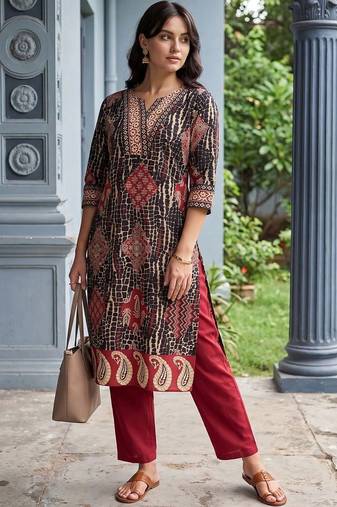 women ethnic motifs printed regular cotton kurta with trousers