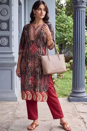 women ethnic motifs printed regular cotton kurta with trousers