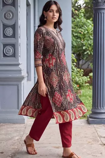 women ethnic motifs printed regular cotton kurta with trousers