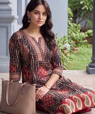 women ethnic motifs printed regular cotton kurta with trousers 4
