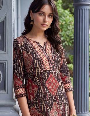 women ethnic motifs printed regular cotton kurta with trousers 6