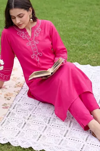 women ethnic motifs embroidered regular thread work kurta with trousers