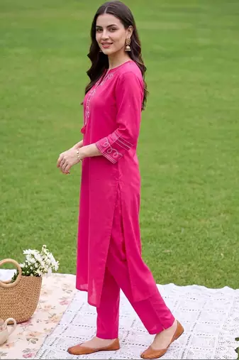 women ethnic motifs embroidered regular thread work kurta with trousers