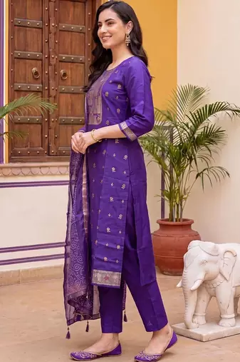 women ethnic motifs embroidered regular kurta with trousers & with dupatta