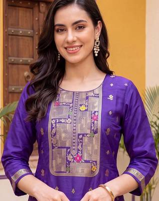 women ethnic motifs embroidered regular kurta with trousers & with dupatta 4