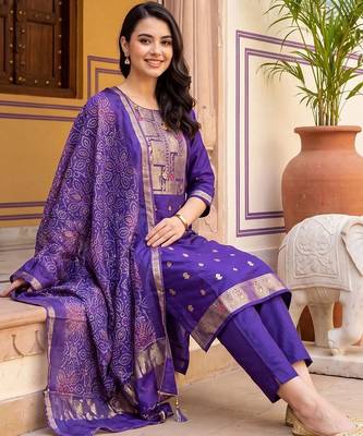 women ethnic motifs embroidered regular kurta with trousers & with dupatta 6