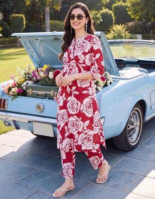 women floral printed regular cotton kurta with trousers 2