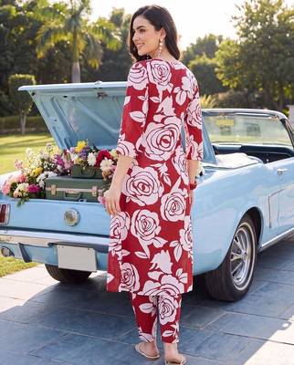 women floral printed regular cotton kurta with trousers 6