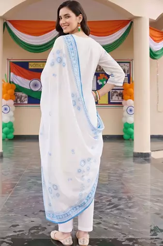 women floral embroidered regular thread work cotton kurta with trousers & with dupatta