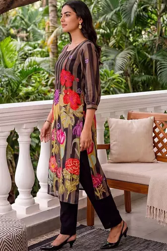 women floral printed regular cotton kurta with trousers