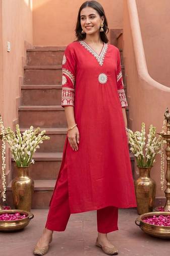 women ethnic motifs embroidered regular thread work kurta with trousers