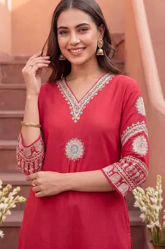 women ethnic motifs embroidered regular thread work kurta with trousers