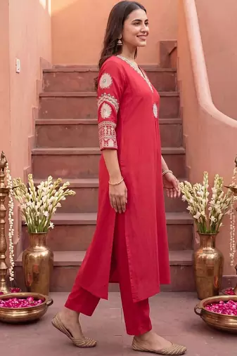 women ethnic motifs embroidered regular thread work kurta with trousers