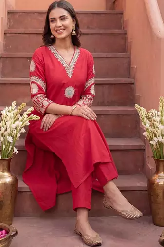 women ethnic motifs embroidered regular thread work kurta with trousers