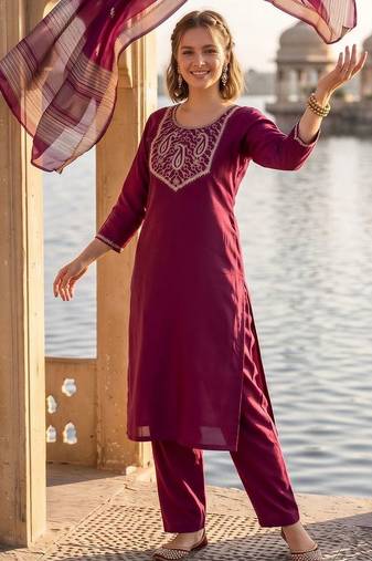 women ethnic motifs embroidered regular thread work kurta with trousers & with dupatta