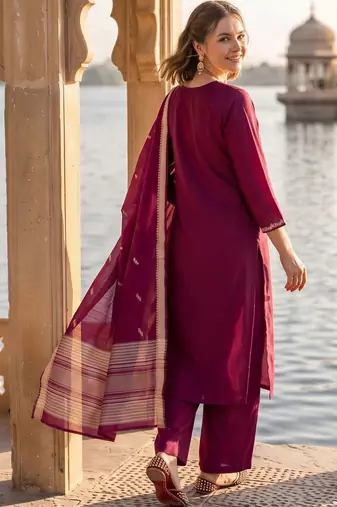 women ethnic motifs embroidered regular thread work kurta with trousers & with dupatta
