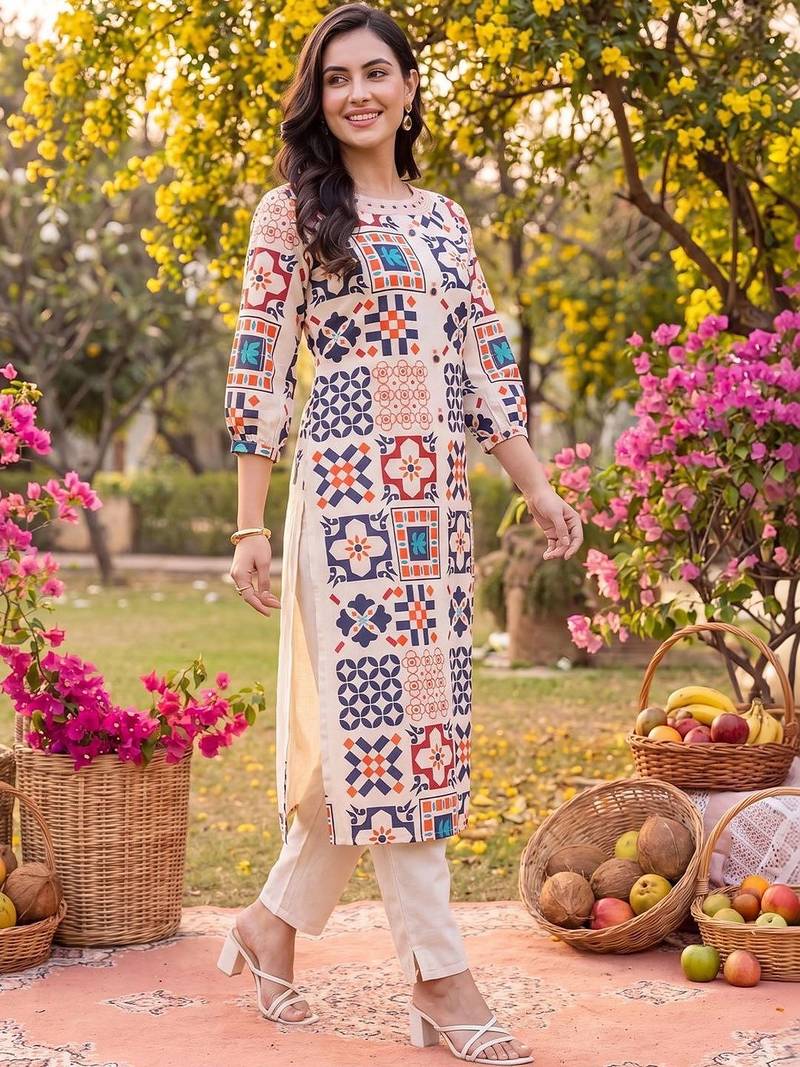 women ethnic motifs printed regular kurta with trousers